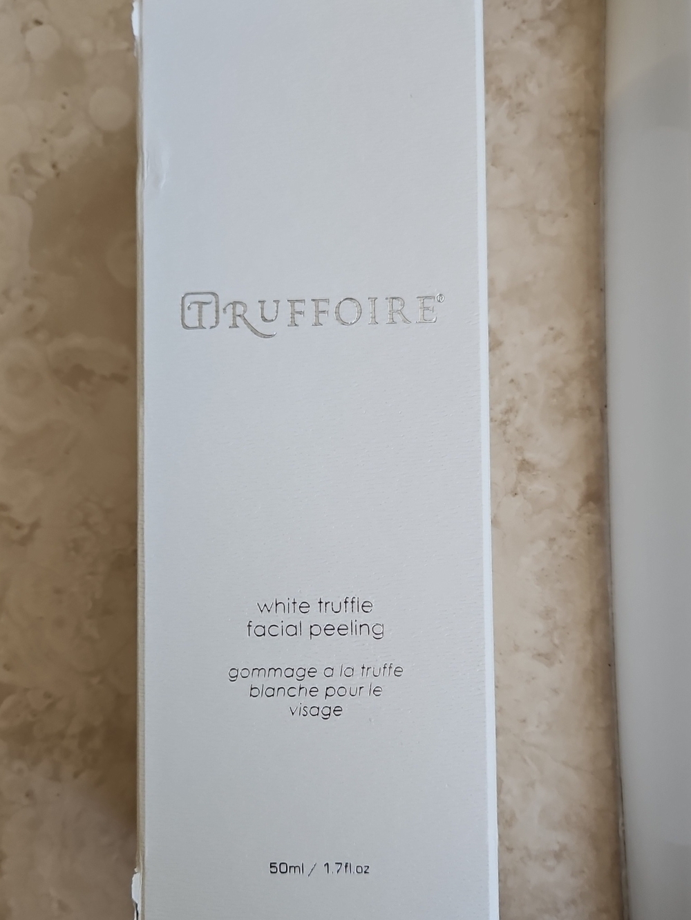 White Truffle Facial Peeling - White. NEW